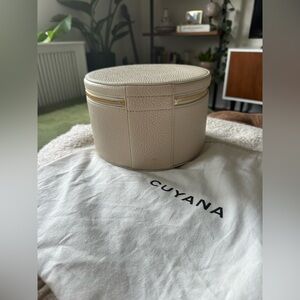 Cuyana Leather Wellness Case NWT White